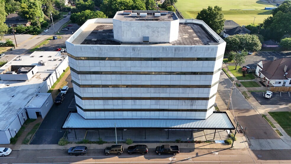 1750 Madison Ave, Memphis, TN à vendre - Photo de l’immeuble – Image 2 sur 8