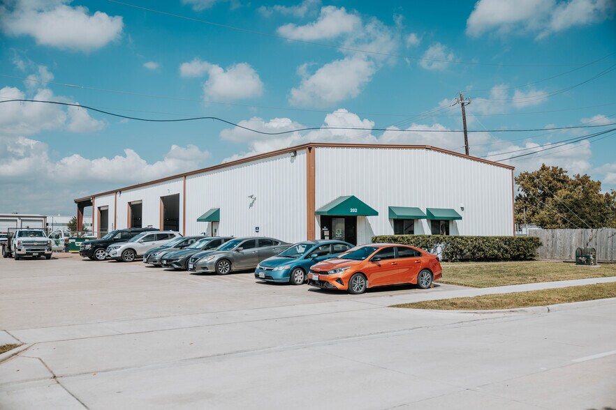 202 Preston Ave, Pasadena, TX à louer - Photo de l’immeuble – Image 1 sur 14