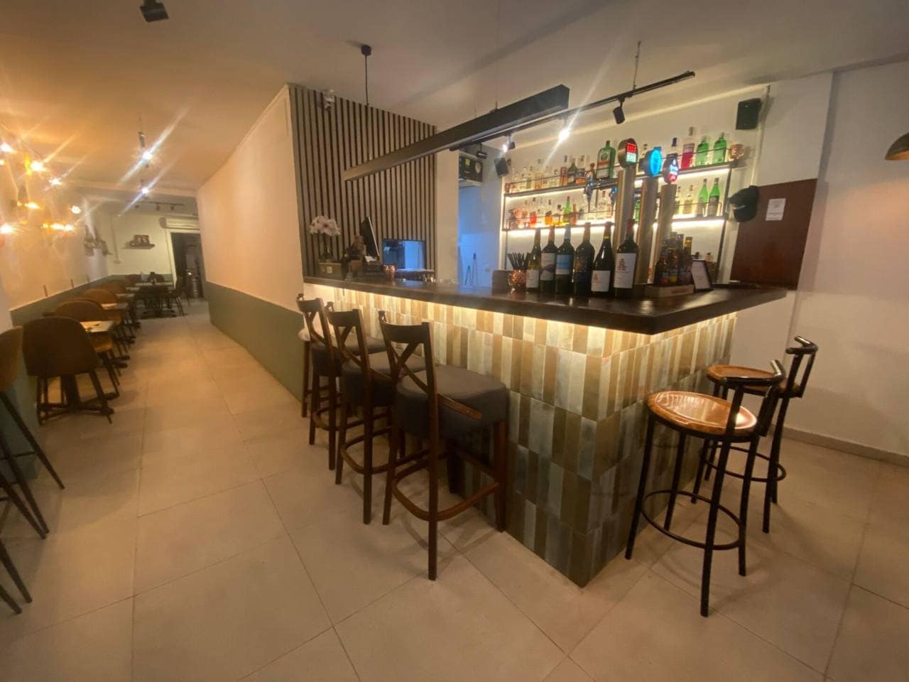 Local commercial dans Barcelone, Barcelona à louer Photo intérieure– Image 1 sur 2