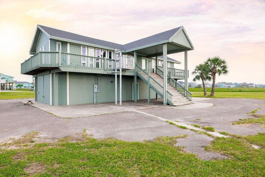 3120 Hwy 87, Crystal Beach, TX à vendre - Photo de l’immeuble – Image 2 sur 25