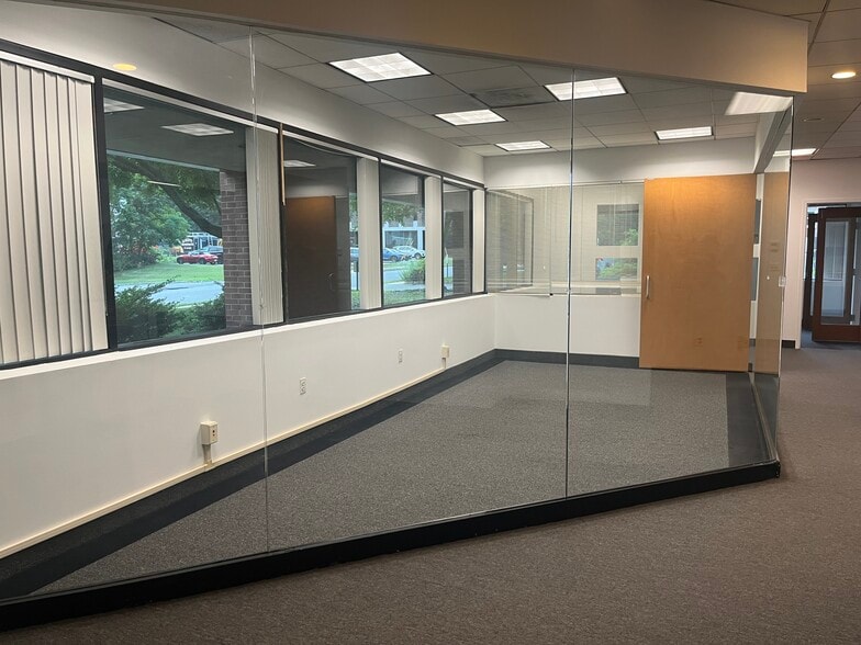 15 Bleeker St, Millburn, NJ à louer - Photo de l’immeuble – Image 2 sur 15
