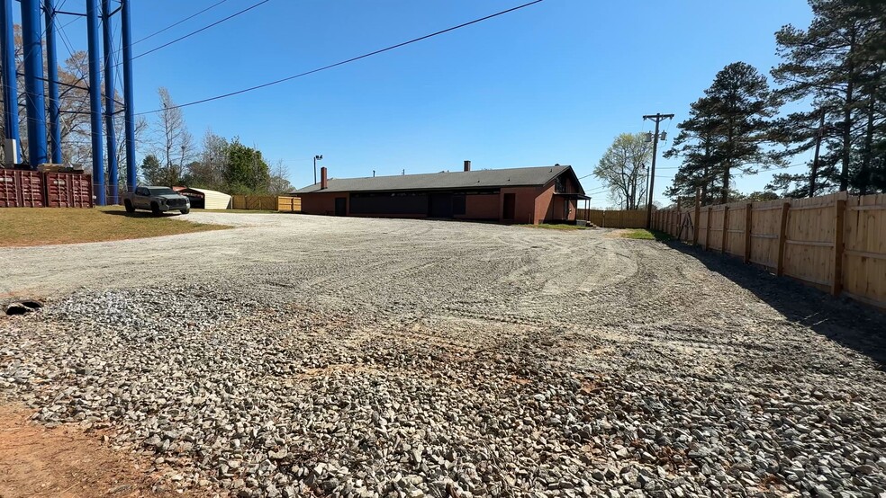 608 Fleming St, Laurens, SC à vendre - Vidéo sur l’annonce professionnelle – Image 3 sur 42