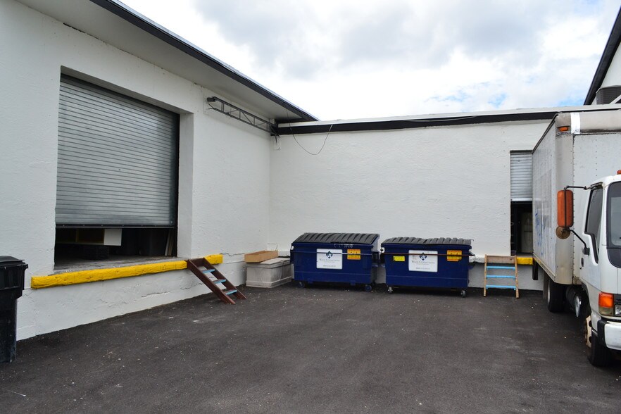 7200 NW 7th Ave, Miami, FL à louer - Photo de l’immeuble – Image 3 sur 3