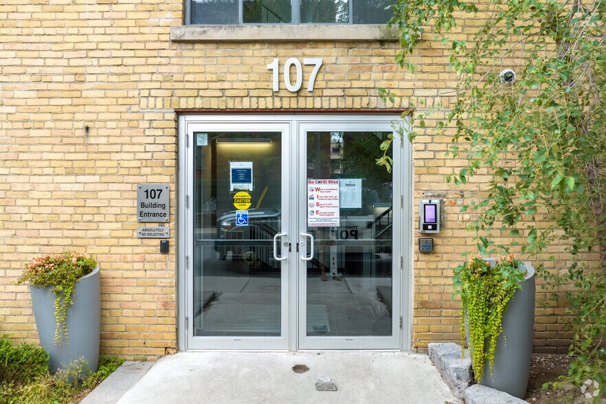 107 Atlantic Ave, Toronto, ON à louer - Photo de l’immeuble – Image 2 sur 2