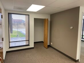 700-790 Ken Mar Industrial Pky, Broadview Heights, OH à louer Photo intérieure– Image 2 sur 3