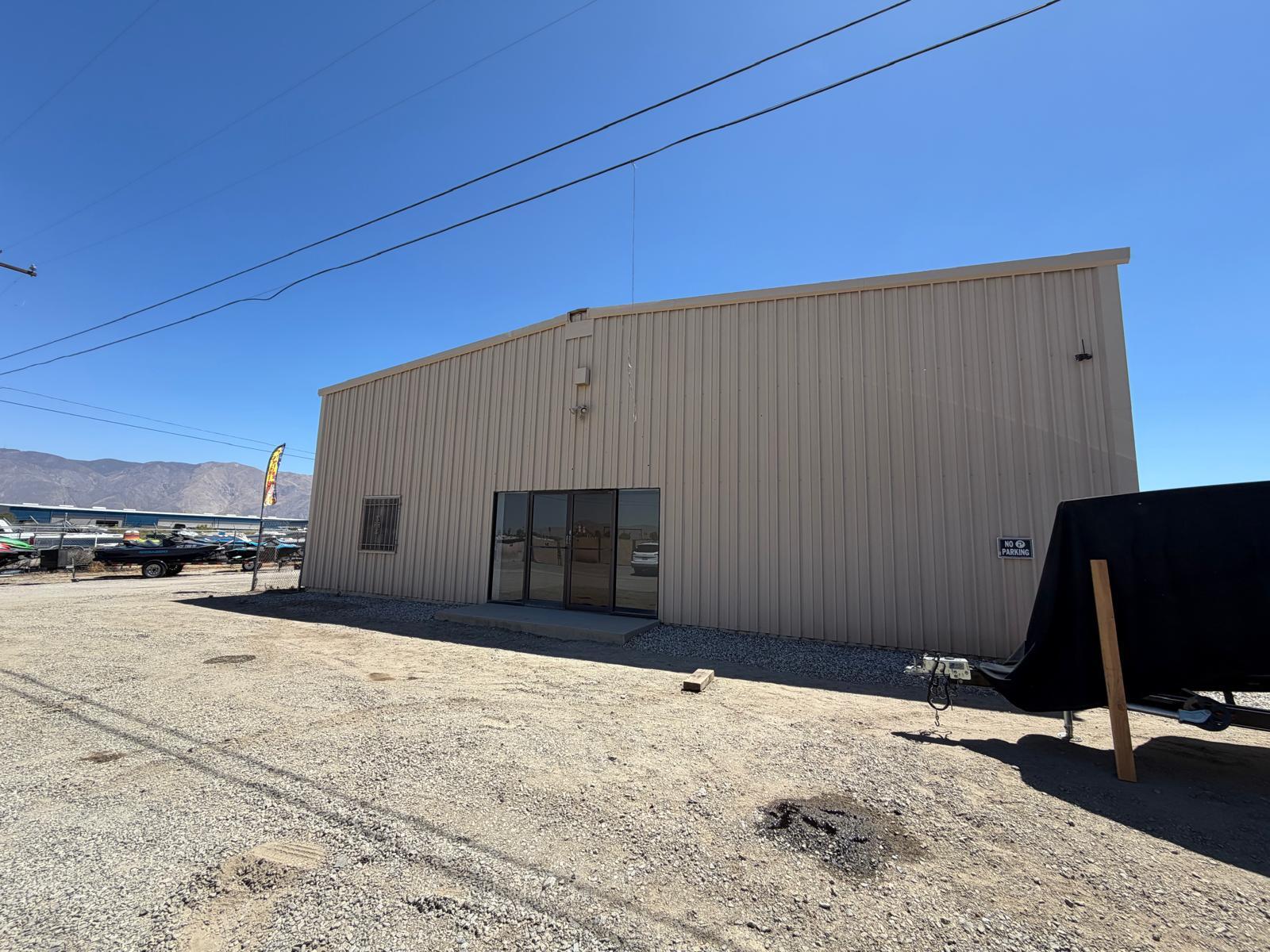 1300 N Juanita St, Hemet, CA à louer Photo de l’immeuble– Image 1 sur 14