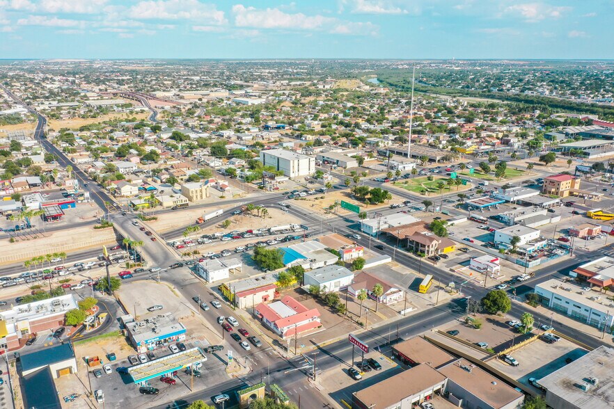 1019 San Bernardo Ave, Laredo, TX à vendre - Photo de l’immeuble – Image 2 sur 25