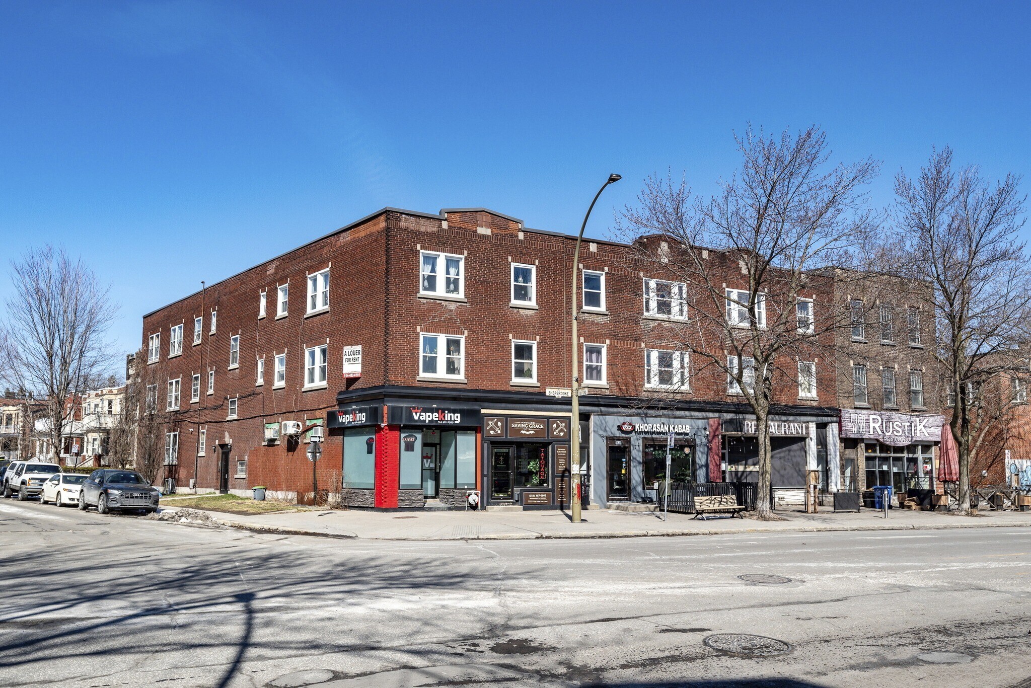 5617-5631 Rue Sherbrooke O, Montréal, QC à louer Photo principale– Image 1 sur 4