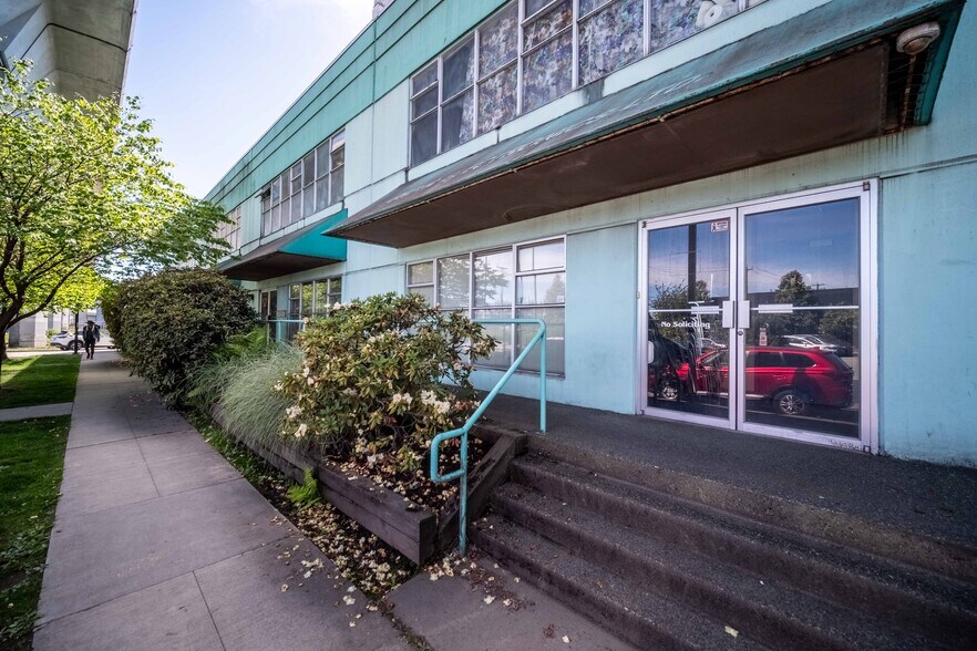 8713-8793 Cambie St, Vancouver, BC à louer - Photo de l’immeuble – Image 2 sur 12