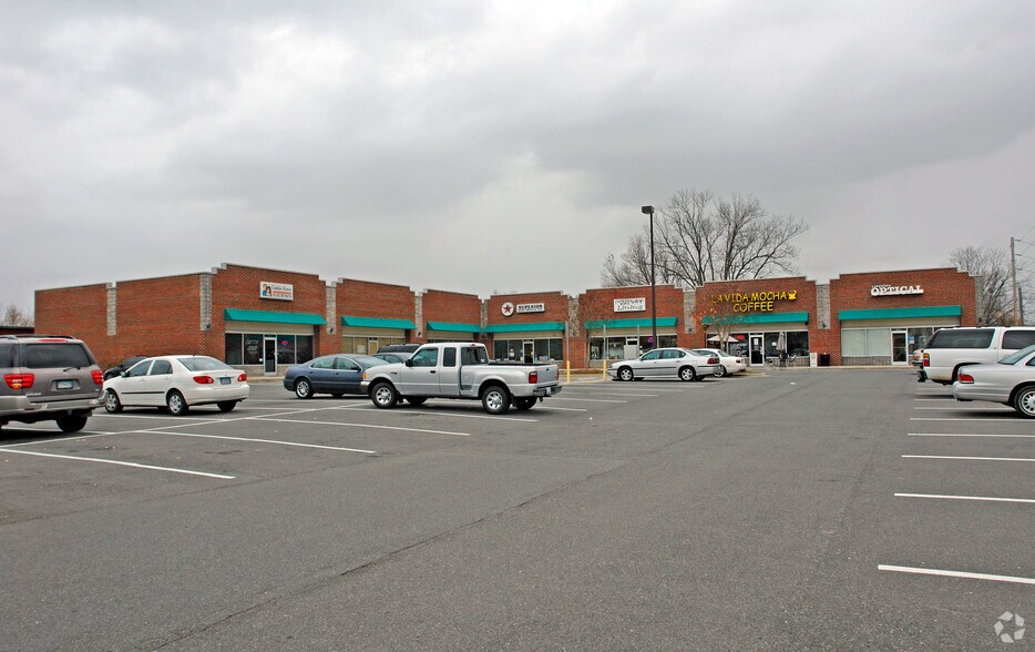 1900 W Roosevelt Blvd, Monroe, NC à louer - Photo de l’immeuble – Image 2 sur 7