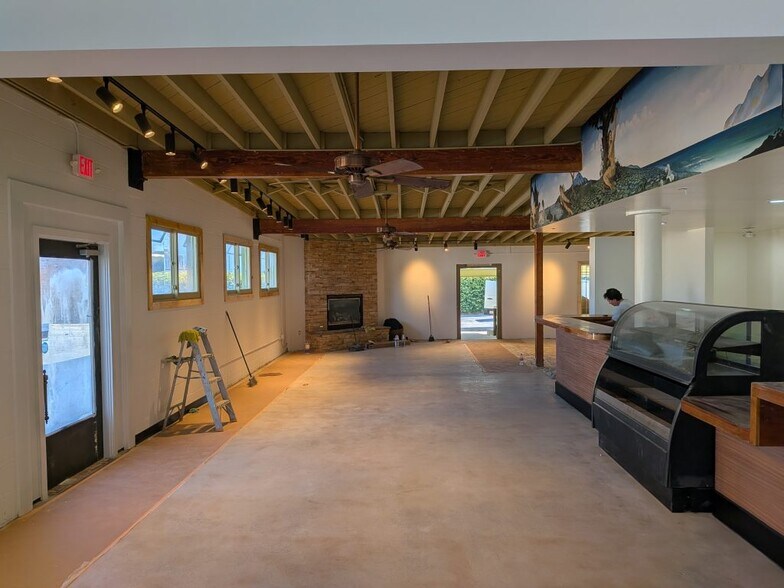 126 N Catalina Ave, Redondo Beach, CA à louer - Photo de l’immeuble – Image 3 sur 6