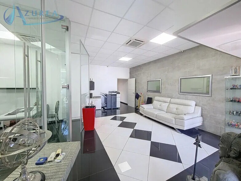 Local commercial dans Antibes à louer - Photo intérieure – Image 3 sur 10