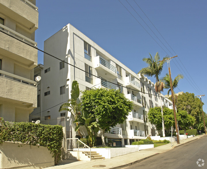 1617 N Fuller Ave, Los Angeles, CA à vendre - Photo de l’immeuble – Image 2 sur 12