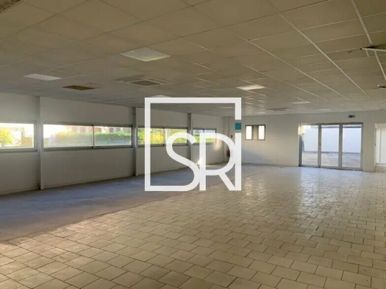 Local commercial dans Vichy à louer - Photo intérieure – Image 2 sur 8