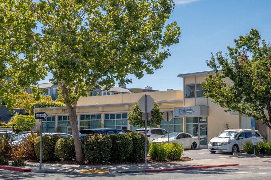 882-884 Emerson St, Palo Alto, CA à louer - Photo de l’immeuble – Image 2 sur 9