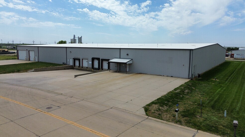1123 Hills Rd, Fremont, NE à louer - Photo de l’immeuble – Image 2 sur 5