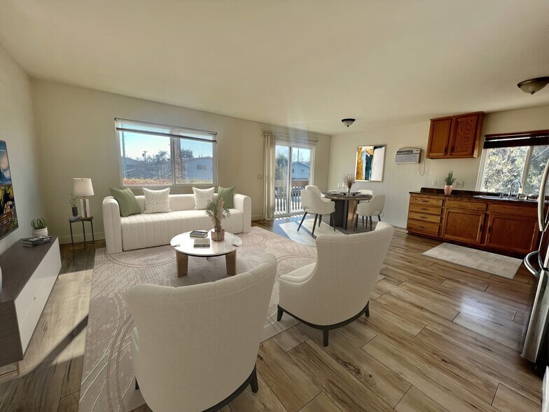13227 Vanowen St, North Hollywood, CA à vendre - Photo intérieure – Image 3 sur 17