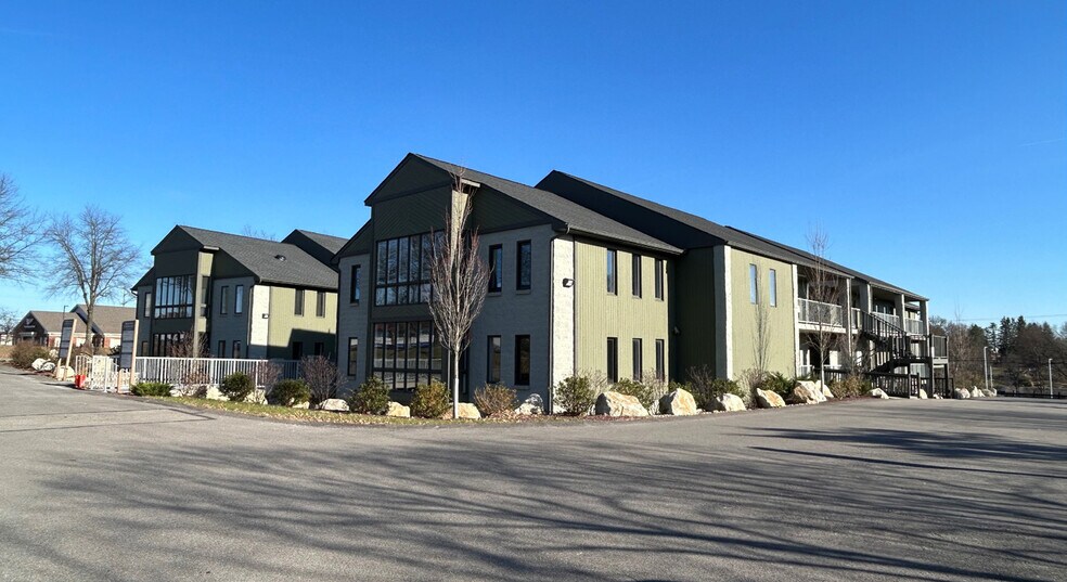 101 N Meadows Dr, Wexford, PA à louer - Photo de l’immeuble – Image 1 sur 23