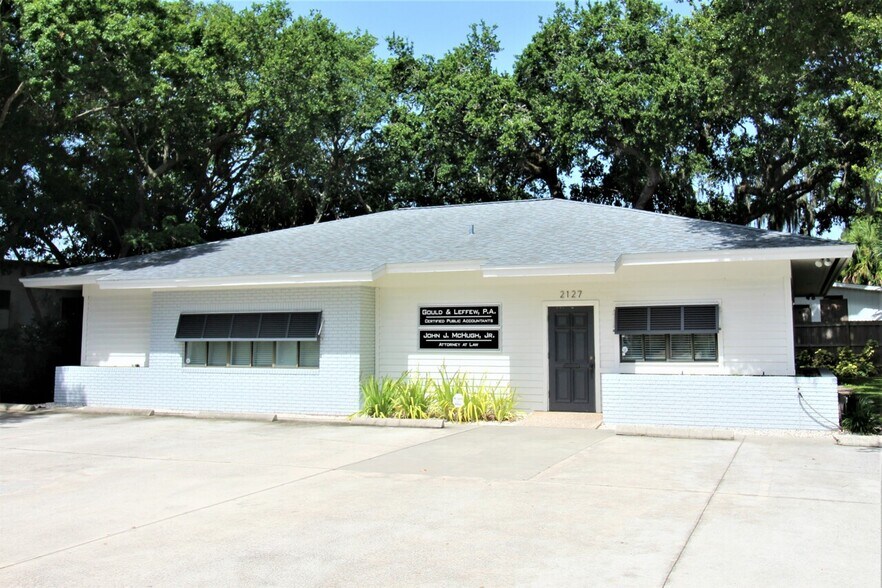2127 10th Ave, Vero Beach, FL à vendre - Photo principale – Image 1 sur 52