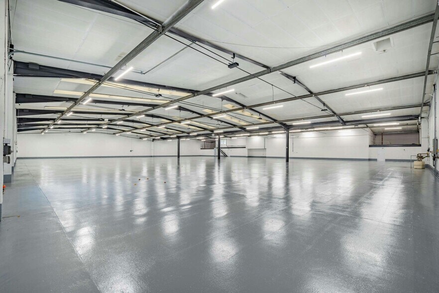 1-7 Napier Pl, Cumbernauld à louer - Photo de l’immeuble – Image 3 sur 10