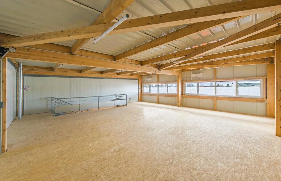 Local d’activités dans Saint-André-de-Cubzac à louer - Photo de l’immeuble – Image 1 sur 11