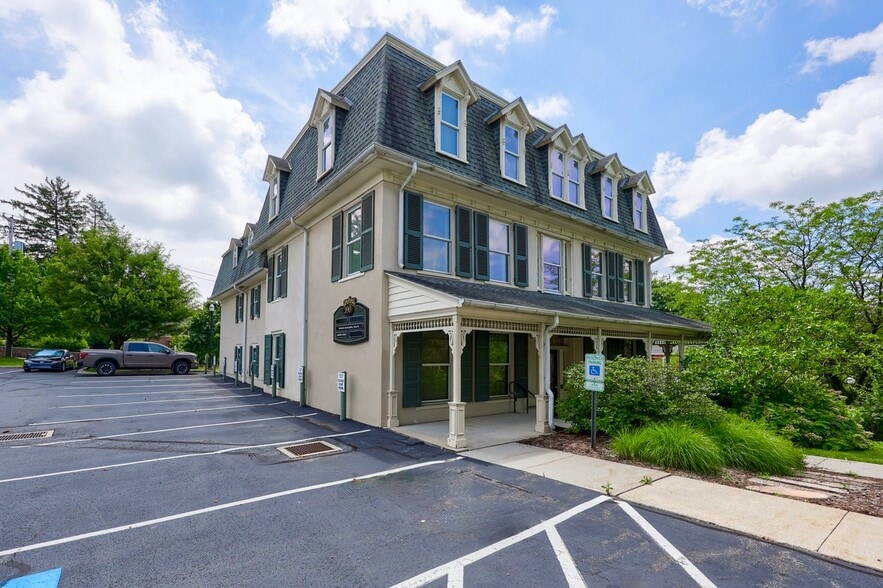 390 E Main St, Ephrata, PA à vendre - Photo de l’immeuble – Image 3 sur 54