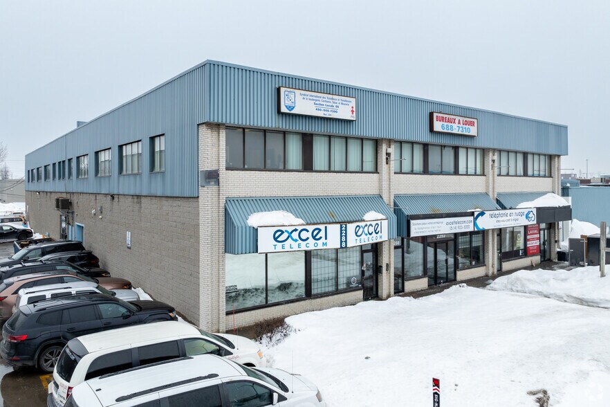 2284-2296 Boul Industriel, Laval, QC à louer - Photo de l’immeuble – Image 1 sur 2