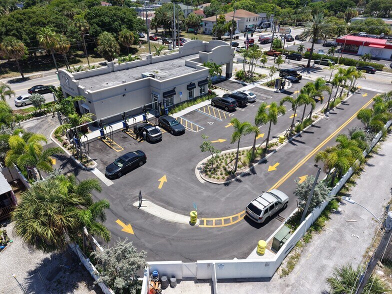 921 Palm Beach Lakes Blvd, West Palm Beach, FL à vendre - Photo de l’immeuble – Image 2 sur 27
