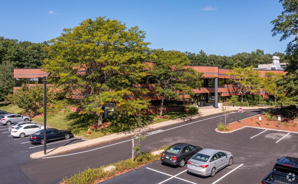 1 Highwood Dr, Tewksbury, MA à louer - Photo de l’immeuble – Image 3 sur 16