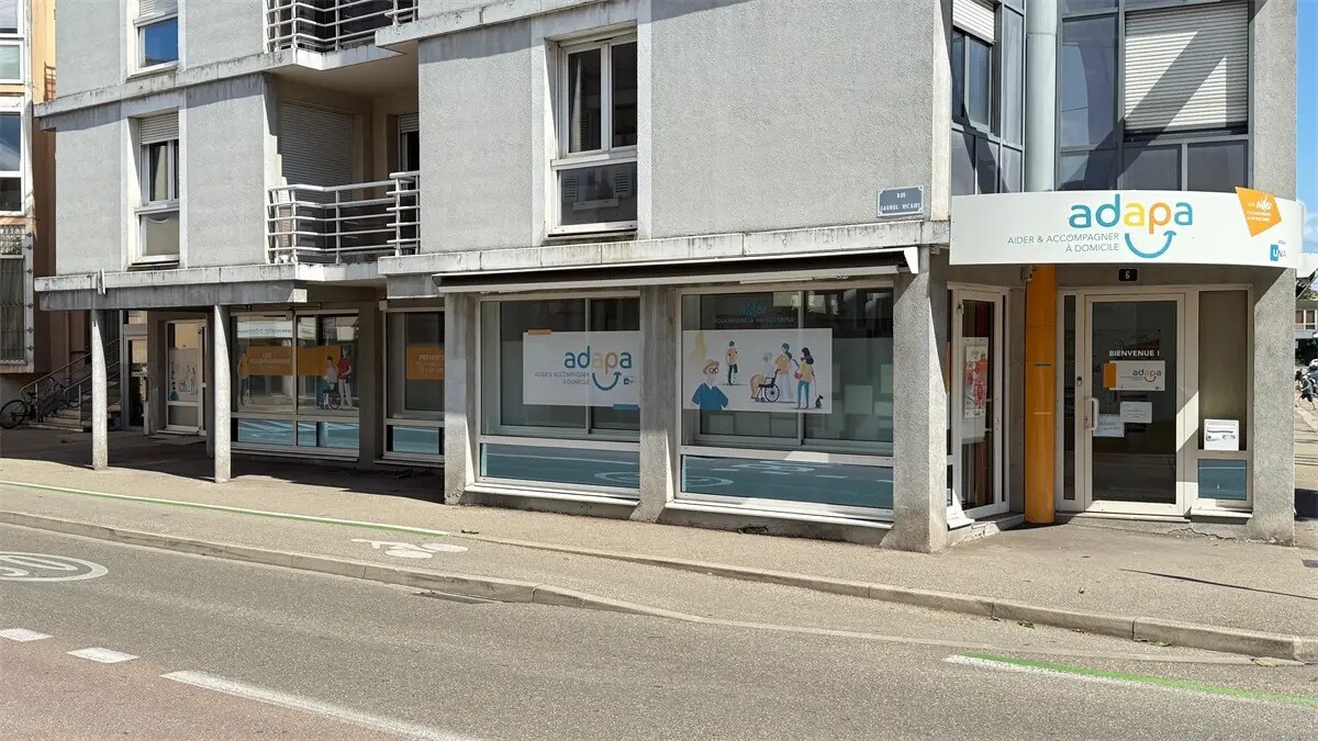 Bureau dans Bourg-en-Bresse à vendre Photo de l’immeuble– Image 1 sur 12