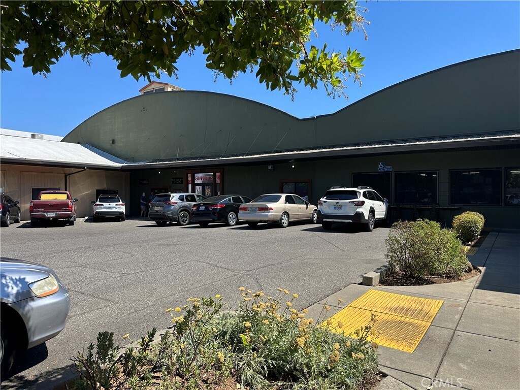 627 Broadway St, Chico, CA à louer Photo principale– Image 1 sur 8