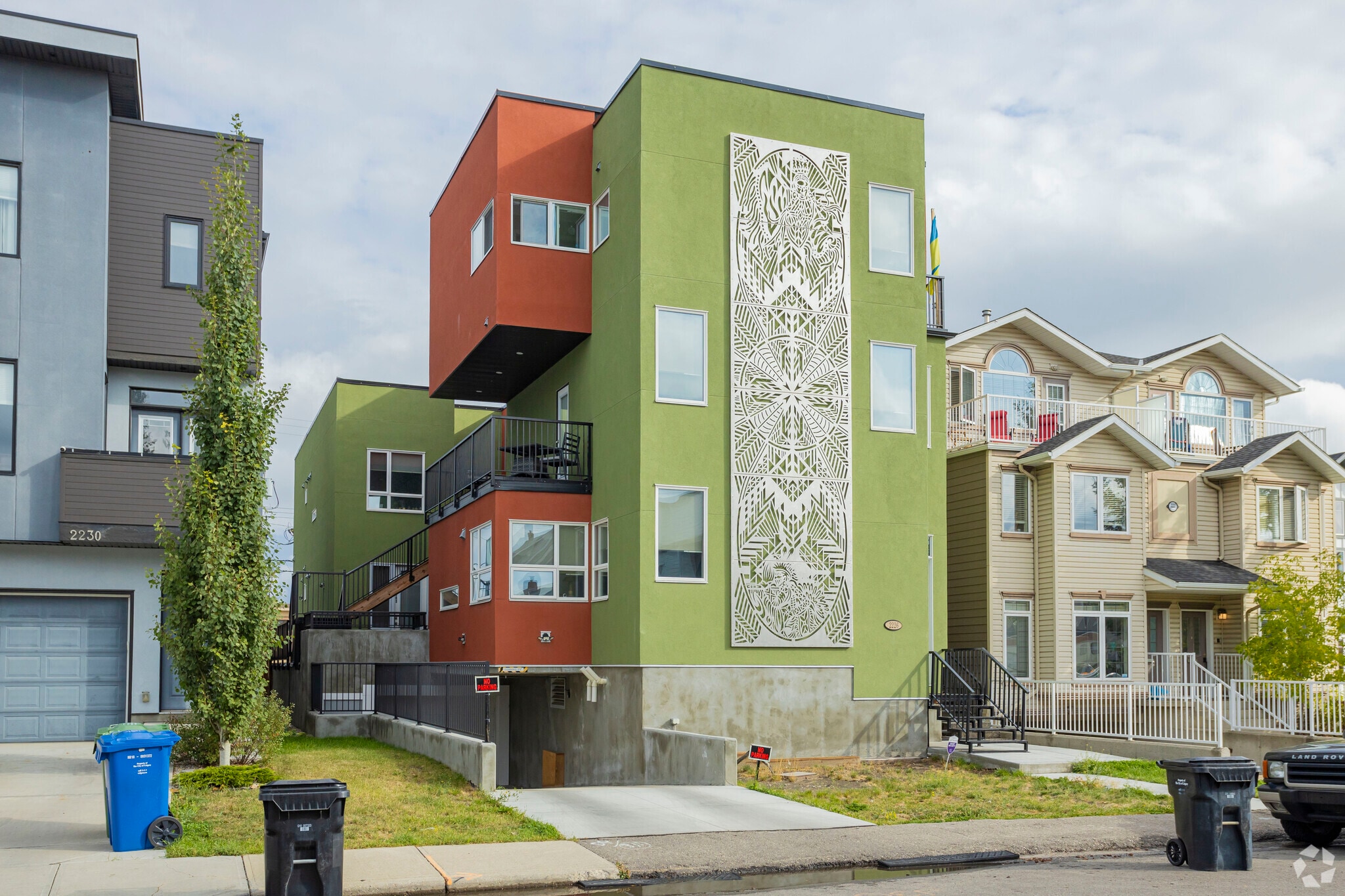 2226 Westmount Rd NW, Calgary, AB à vendre Photo principale– Image 1 sur 15