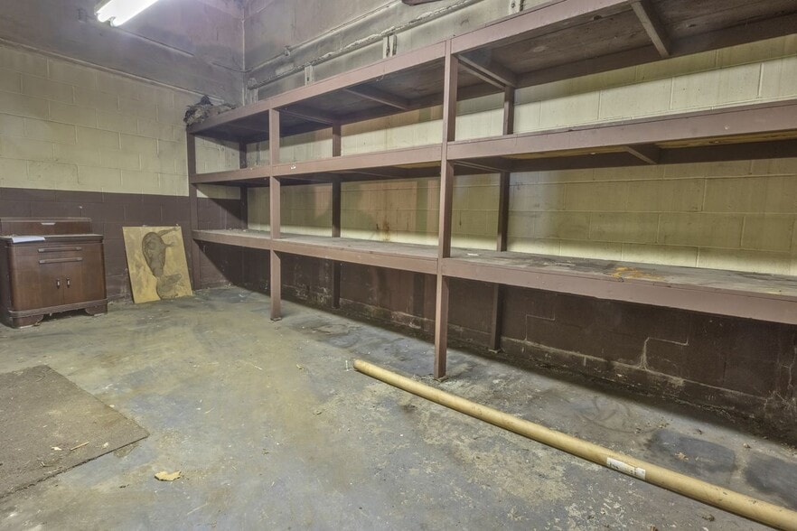 1100 N Main St, Mount Vernon, IN à vendre - Photo intérieure – Image 3 sur 10