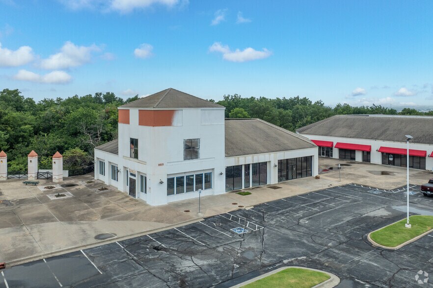 8321 E 61st St, Tulsa, OK à vendre - Photo de l’immeuble – Image 3 sur 5