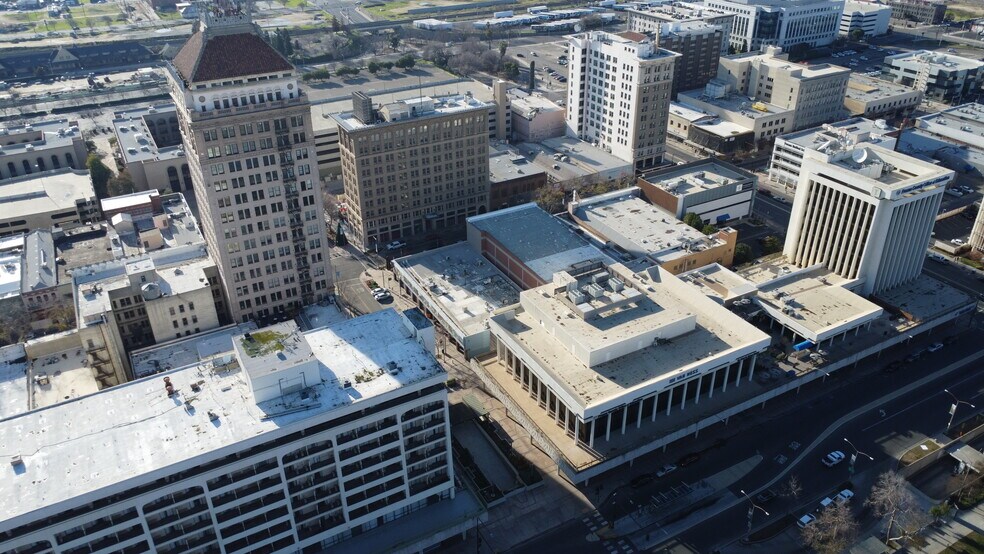 2019 Mariposa St, Fresno, CA à louer - Photo de l’immeuble – Image 2 sur 3