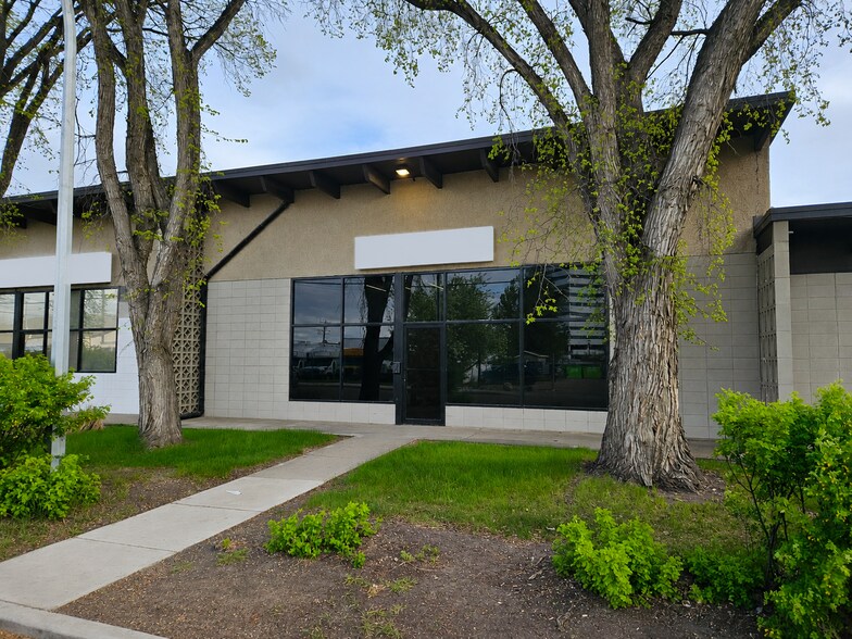 10370 58 Av NW, Edmonton, AB à louer - Photo de l’immeuble – Image 1 sur 6