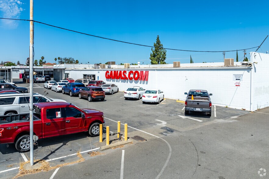2820 Fulton Ave, Sacramento, CA à vendre - Photo de l’immeuble – Image 3 sur 19