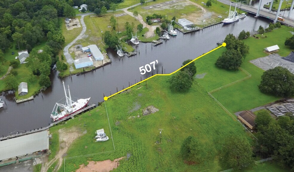 8840 Shell Belt Rd, Bayou La Batre, AL à vendre - Photo de l’immeuble – Image 2 sur 3
