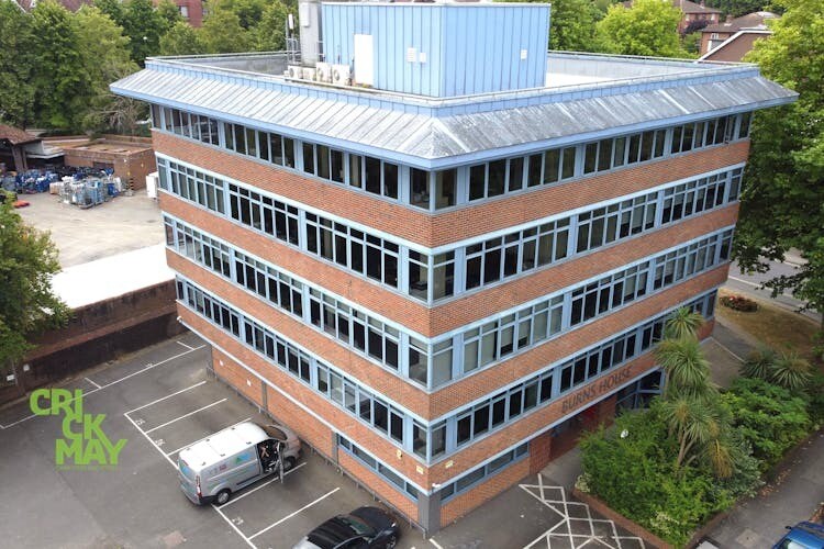 Harlands Rd, Haywards Heath à louer - Photo de l’immeuble – Image 2 sur 2