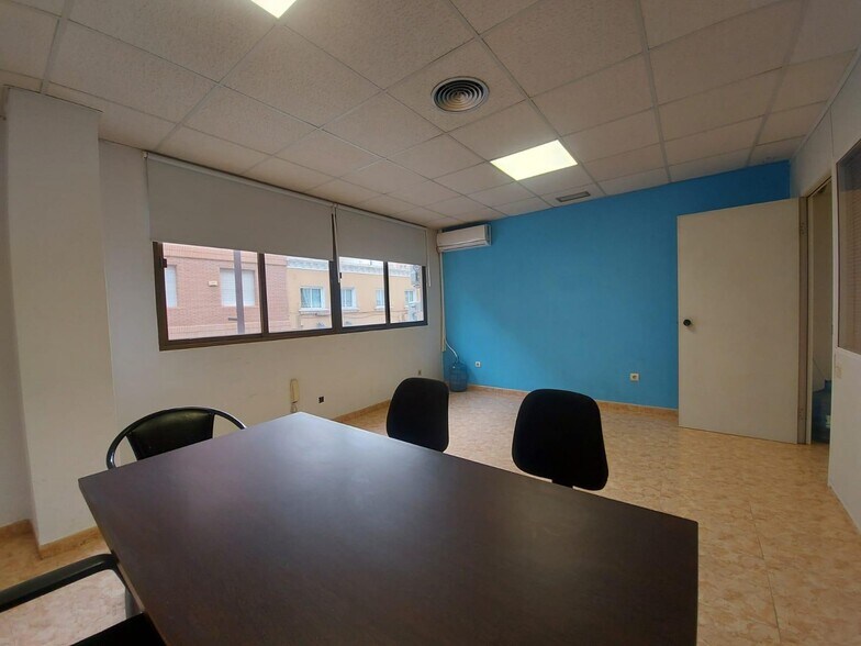 Bureau dans El Ejido, Almería à vendre - Photo de l’immeuble – Image 2 sur 7
