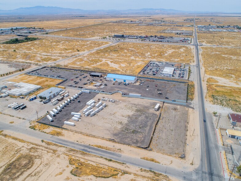 45761 Division St, Lancaster, CA à vendre - Photo de l’immeuble – Image 3 sur 16