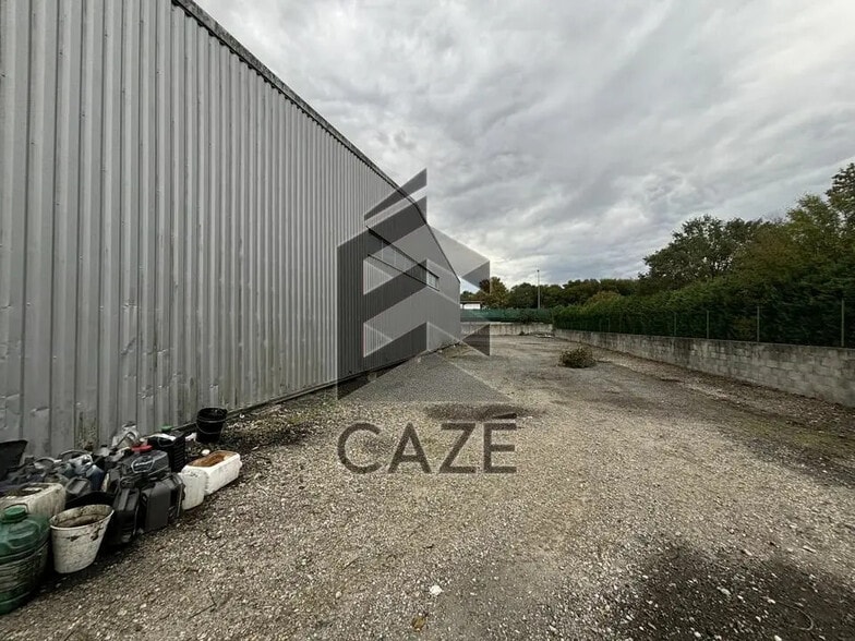 Local d’activités dans Artigues-près-Bordeaux à louer - Photo de l’immeuble – Image 3 sur 8