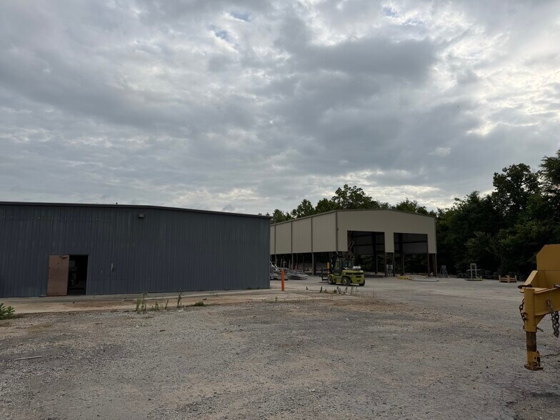 3502 E Governor John Sevier Hwy, Knoxville, TN à louer - Photo de l’immeuble – Image 2 sur 8