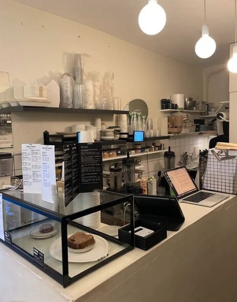 Local commercial dans Paris à louer - Photo de l’immeuble – Image 2 sur 2