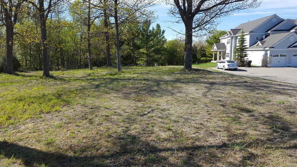 810 Petoskey ave, Charlevoix, MI à vendre - Photo de la construction – Image 2 sur 2
