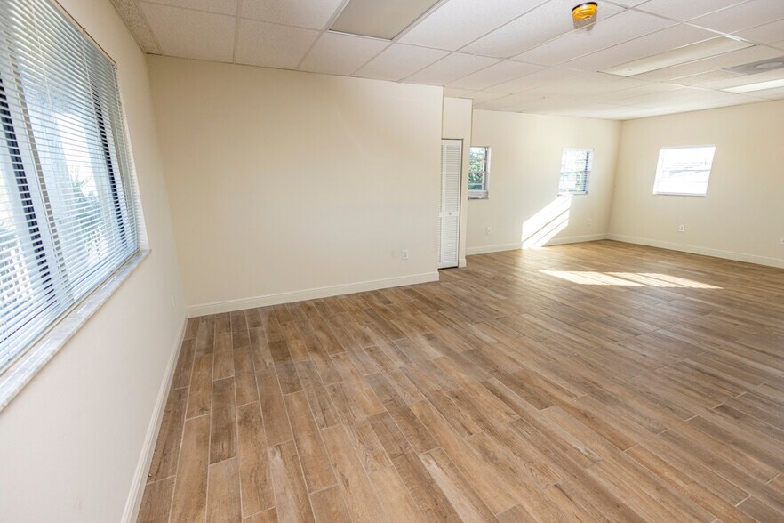 4911 14th St, Bradenton, FL à louer - Photo de l’immeuble – Image 3 sur 10