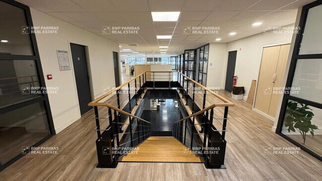 Plus de détails pour Bureau à louer