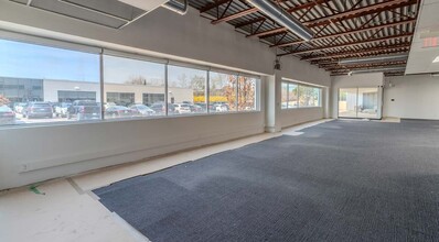 410 Albert St, Waterloo, ON à louer Photo intérieure– Image 2 sur 3