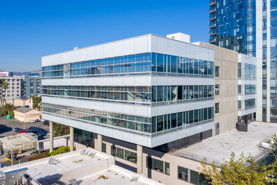 1500 N El Centro Ave, Los Angeles, CA à louer - Photo de l’immeuble – Image 1 sur 8