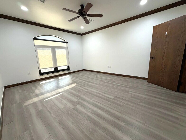 920 Wall St, Norman, OK à louer - Photo intérieure – Image 3 sur 8